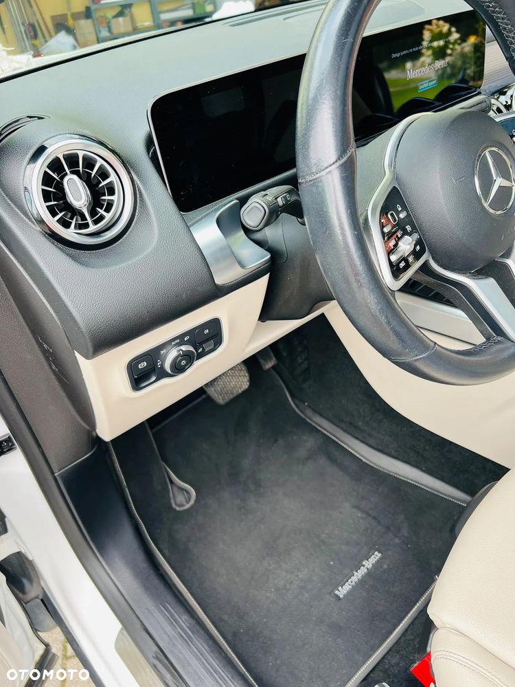 Mercedes-Benz GLB 200 Progressive 7G-DCT - 18