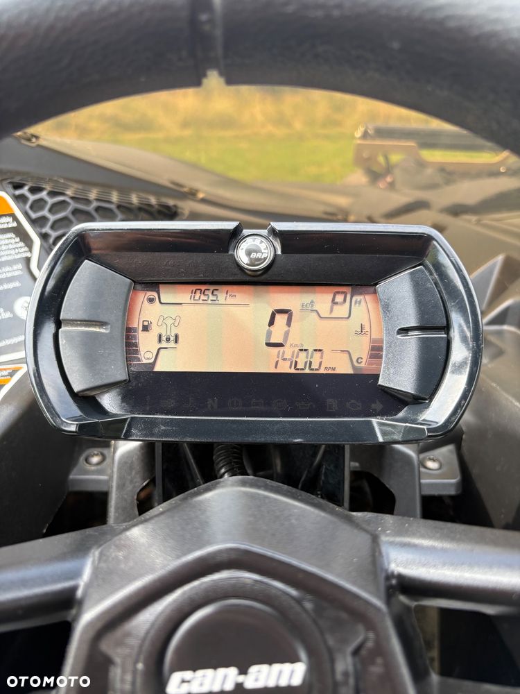 Can-Am Maverick - 17