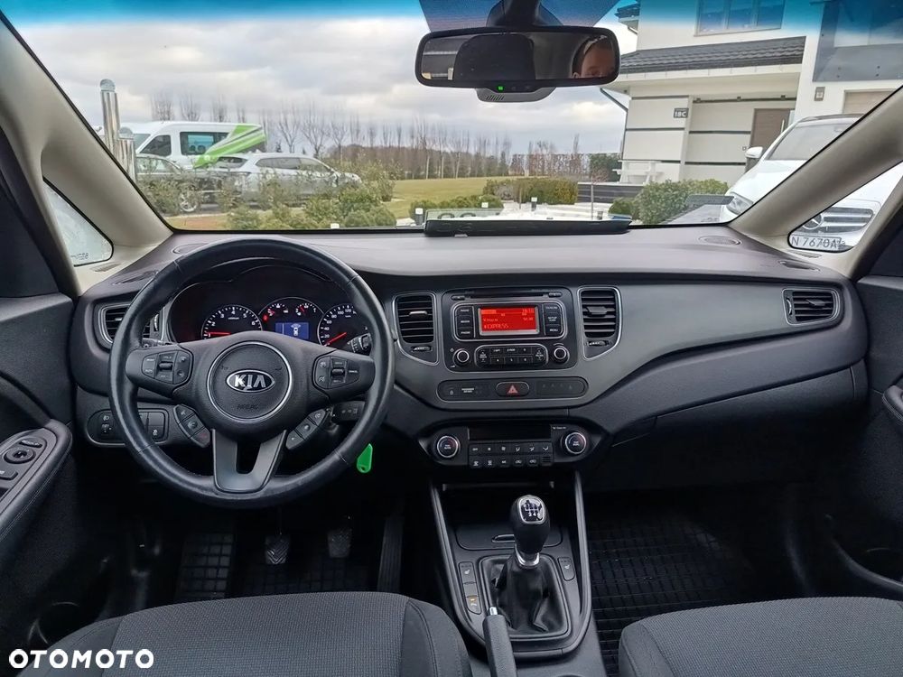 Kia Carens - 7