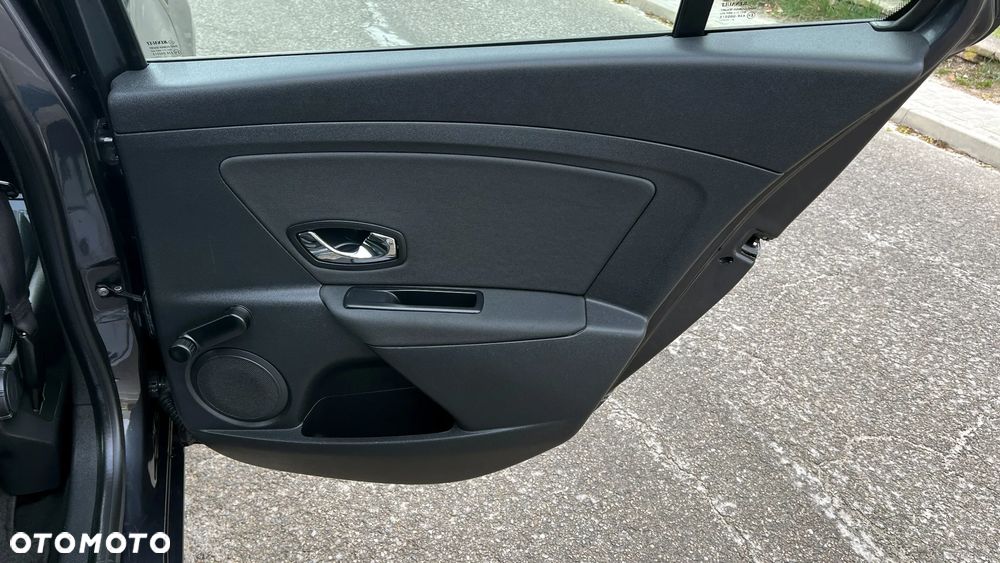 Renault Megane 1.6 16V 100 J'taime - 29