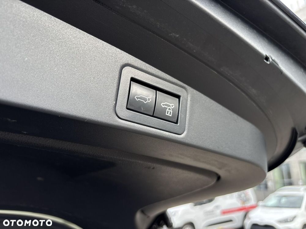 Toyota Corolla 1.8 Hybrid Style - 32