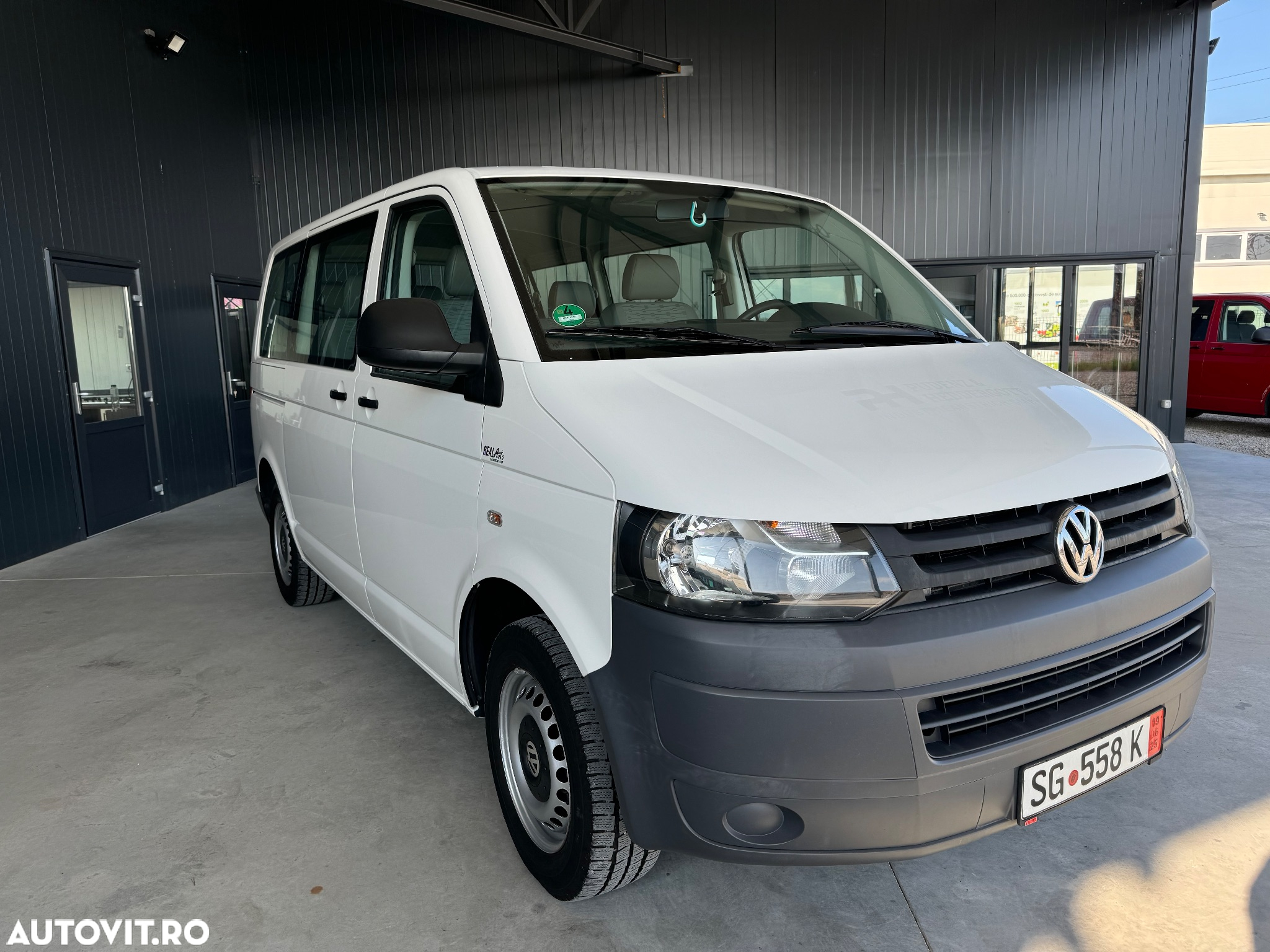 Volkswagen Transporter - 2