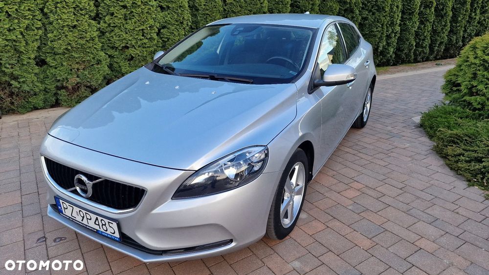 Volvo V40 D2 Momentum - 1