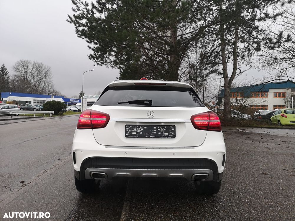 Mercedes-Benz GLA 250 4MATIC 7G-DCT Peak Edition - 13