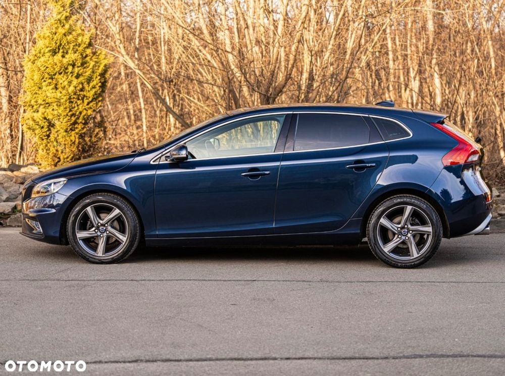 Volvo V40 D2 R-Design - 6