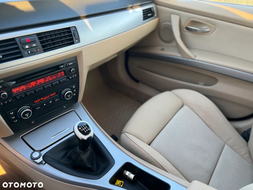 BMW Seria 3 325i - 8