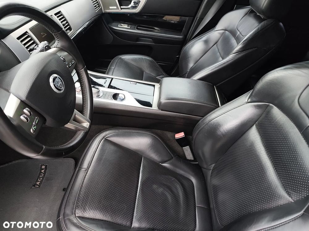 Jaguar XF 3.0 V6 D S Portfolio - 16