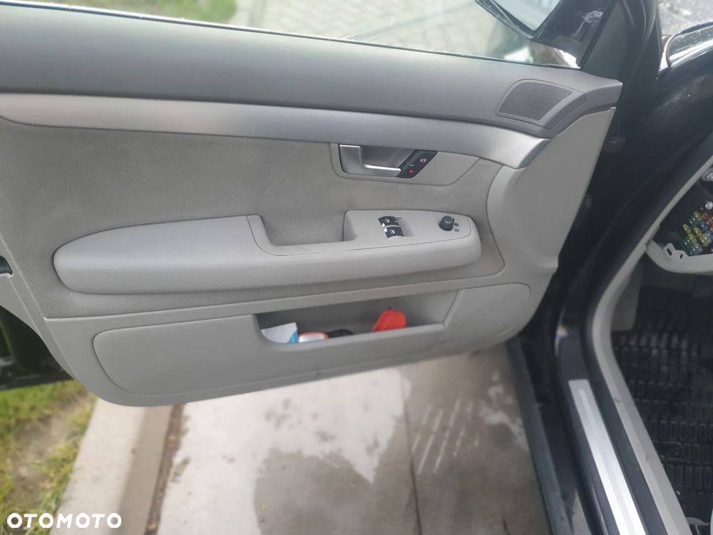 Audi A4 ver-avant-2-0-tdi-dpf-quattro - 8