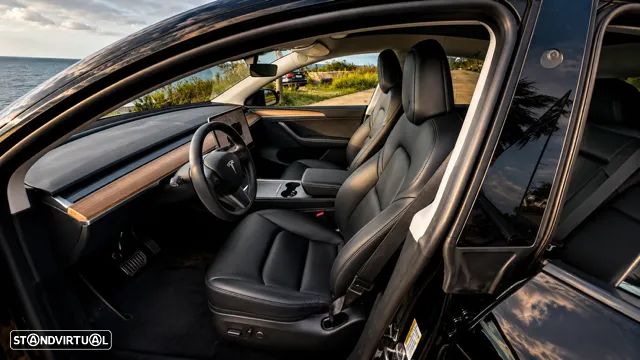 Tesla Model Y Long Range Dual Motor AWD - 6