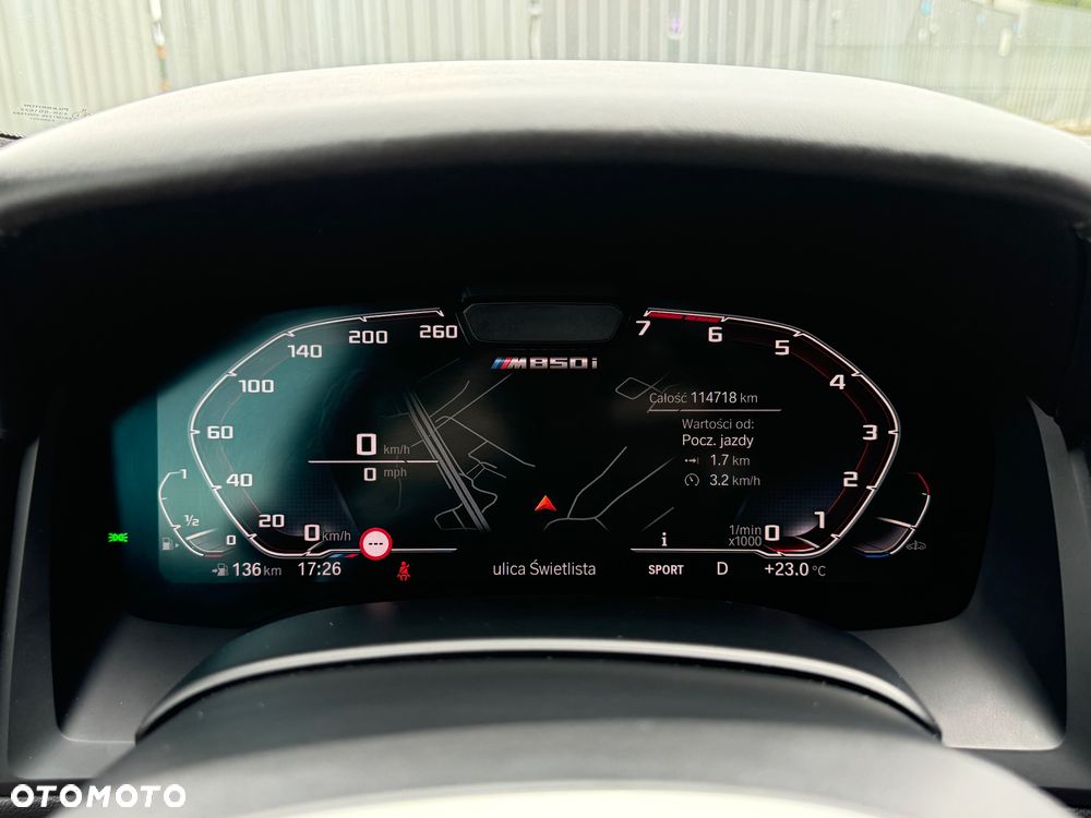 BMW Seria 8 - 16