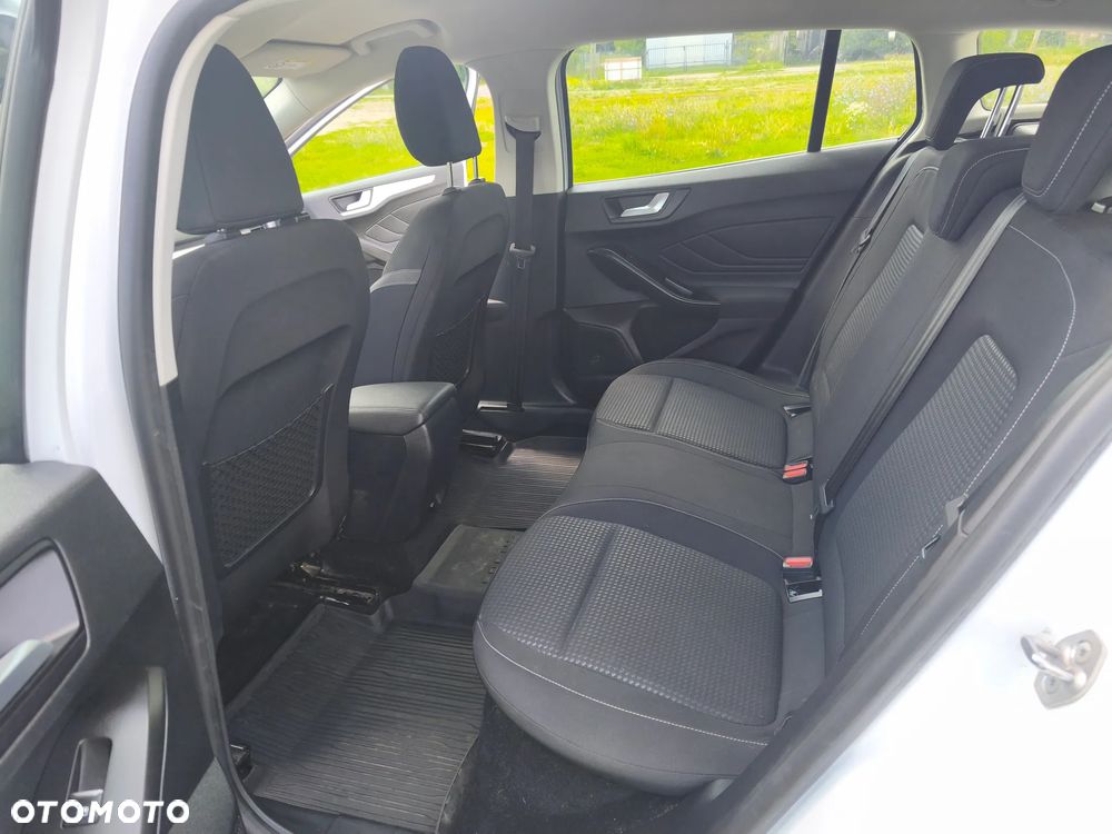 Ford Focus 1.5 EcoBlue Connected - 16