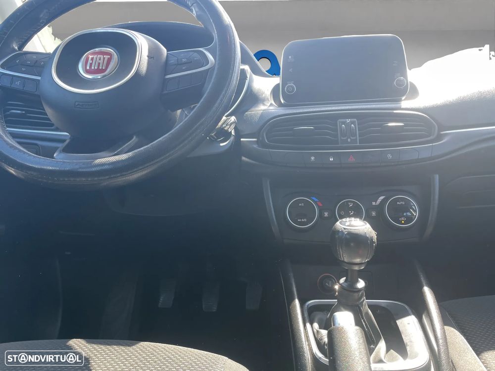 Fiat Tipo Station Wagon 1.6 M-Jet Lounge Tech J17 - 14