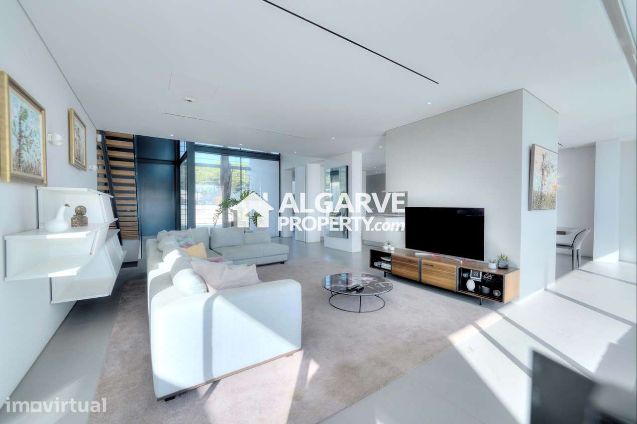 Exclusiva Moradia Contemporânea V6 de Luxo em Vilamoura - Grande imagem: 5/55
