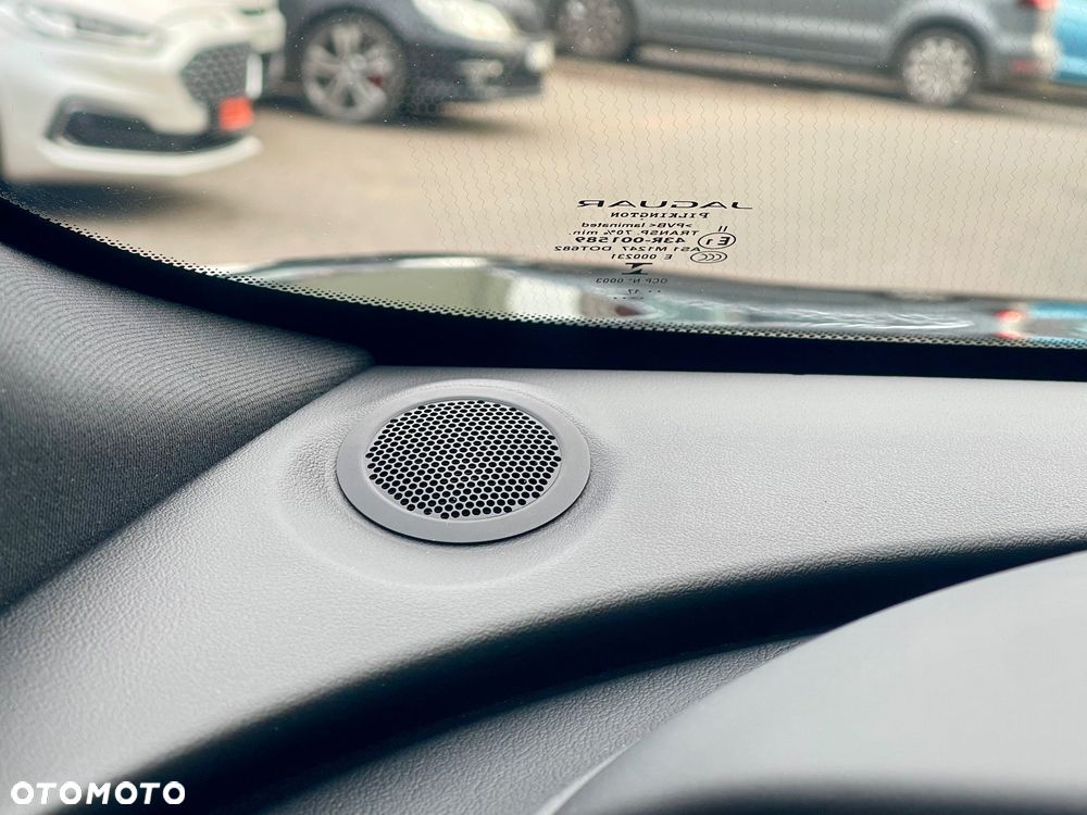 Jaguar F-Pace 25t AWD Portfolio - 23