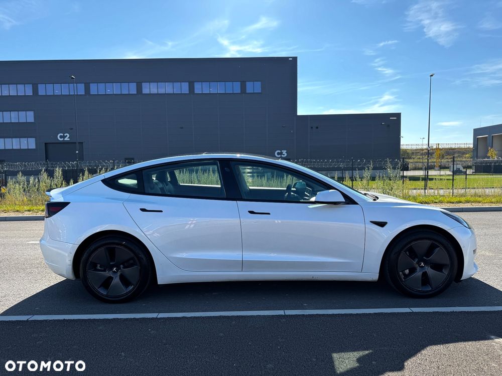 Tesla Model 3 - 22