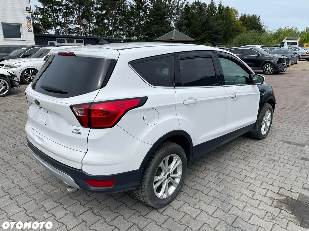 Ford Kuga - 1