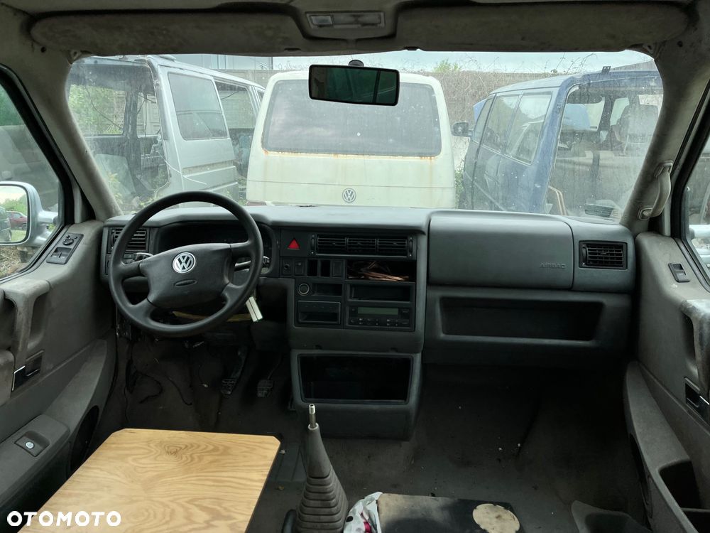 Volkswagen Multivan - 2