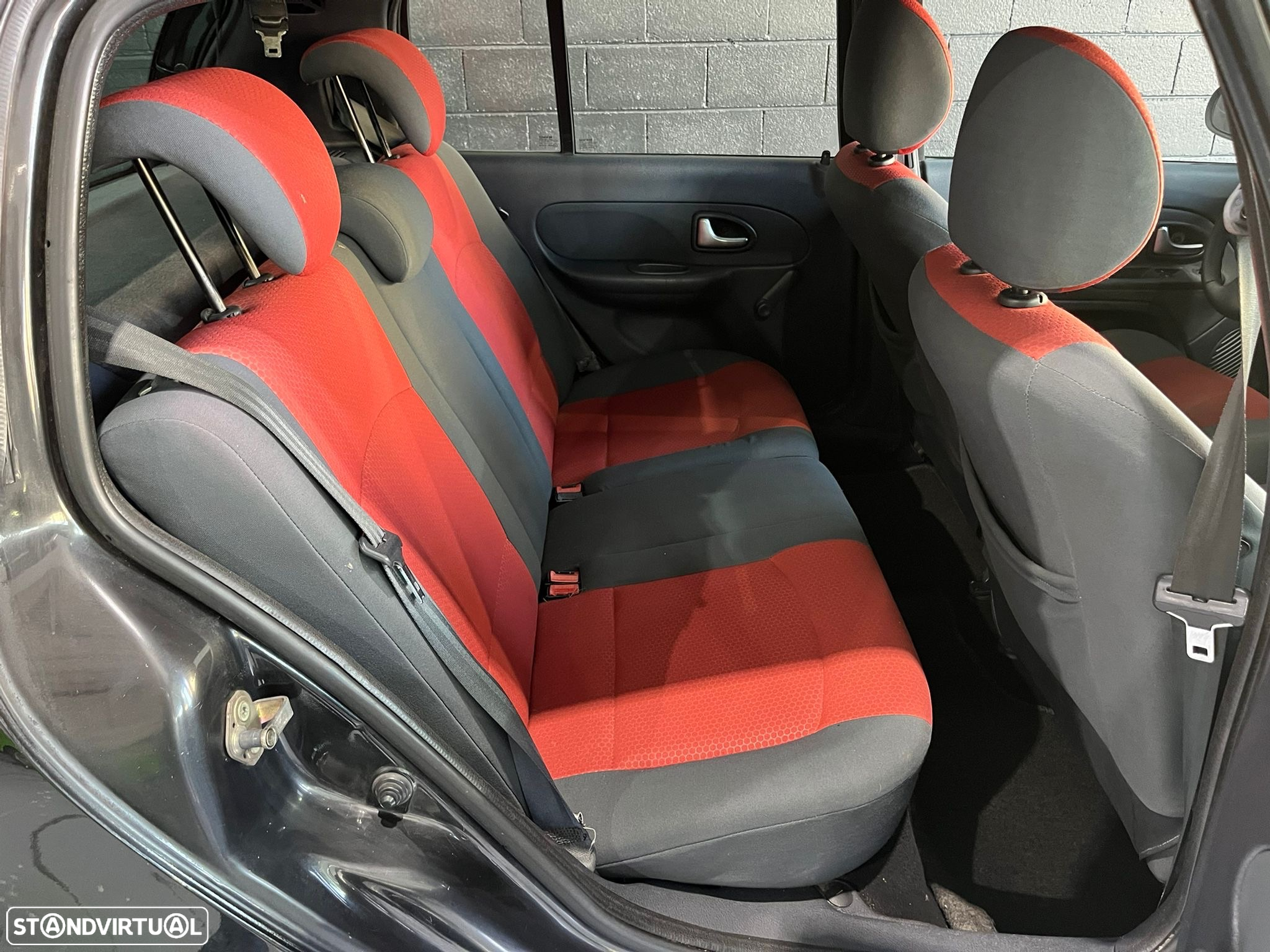 Renault Clio 1.2 16V Billabong QuickS - 12