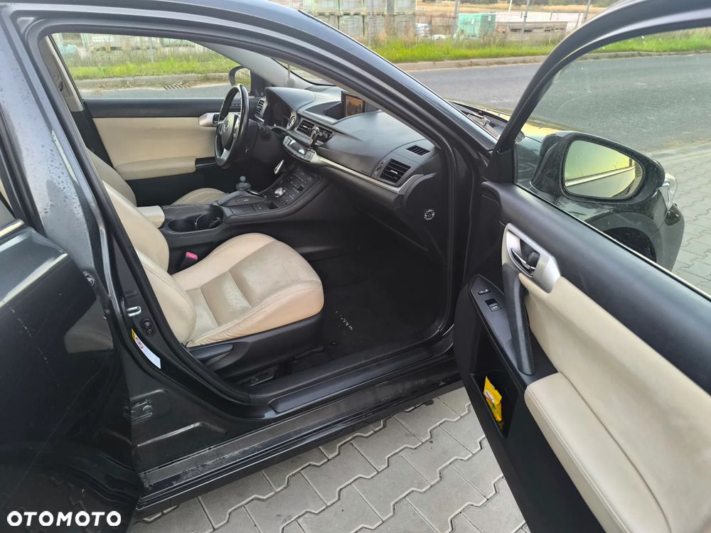 Lexus CT 200h Prestige - 9