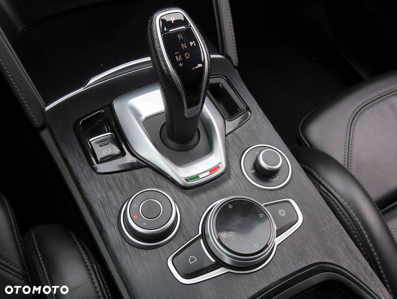 Alfa Romeo Stelvio 2.0 Turbo Sprint Q4 - 20