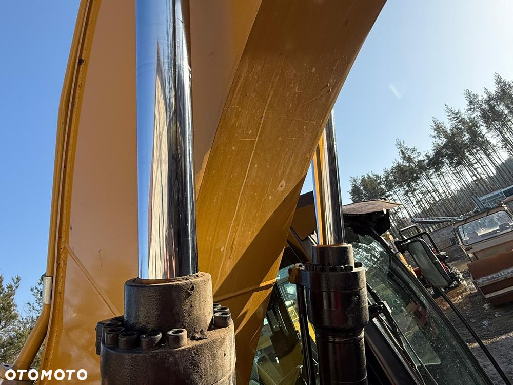 Caterpillar 323 - 22