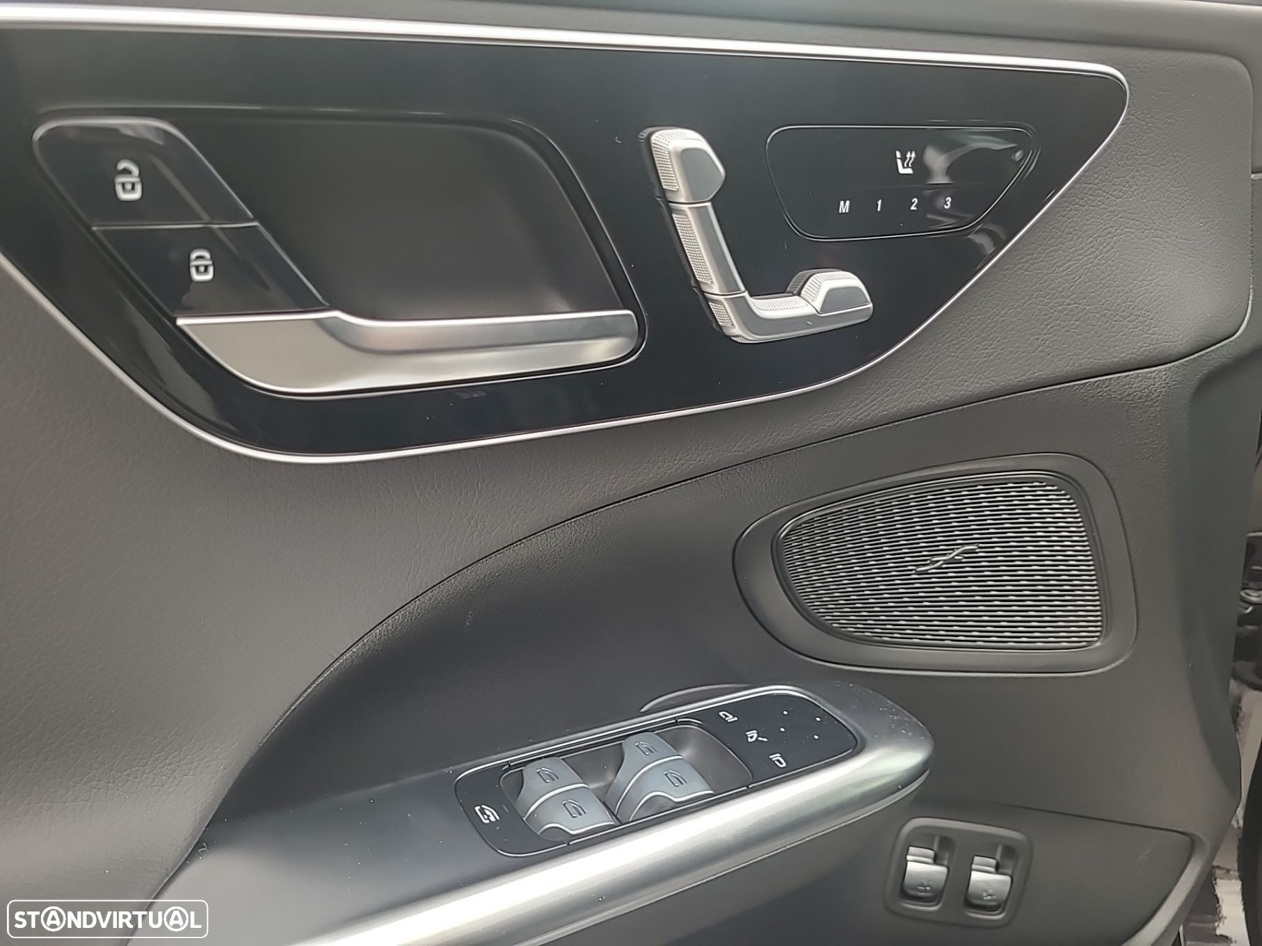 Mercedes-Benz C 300 e AMG Line - 12