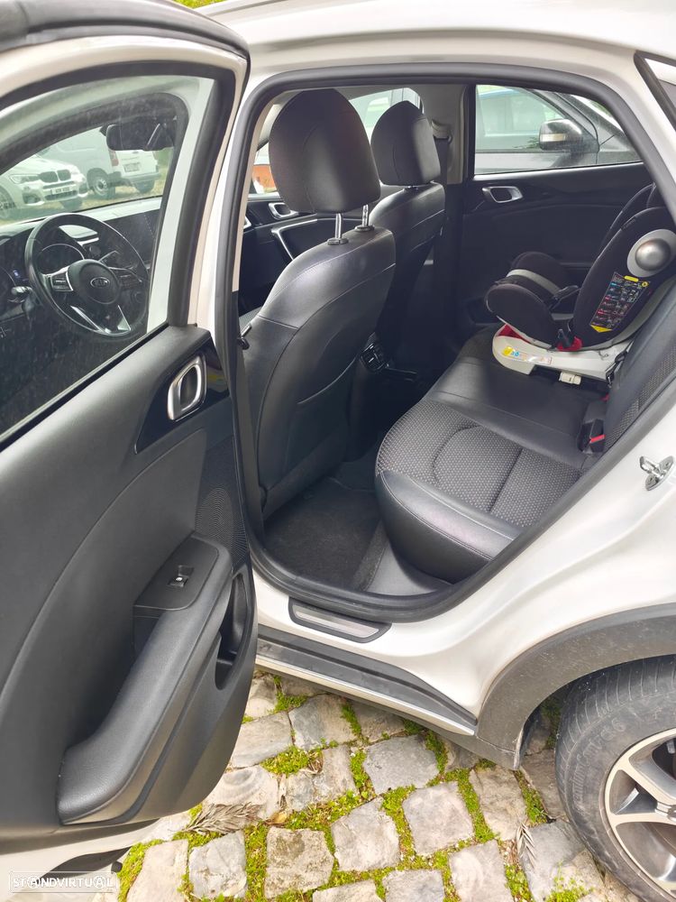 Kia XCeed - 8