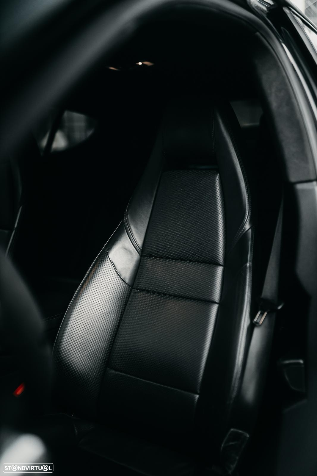 Porsche Panamera Turbo PDK - 26