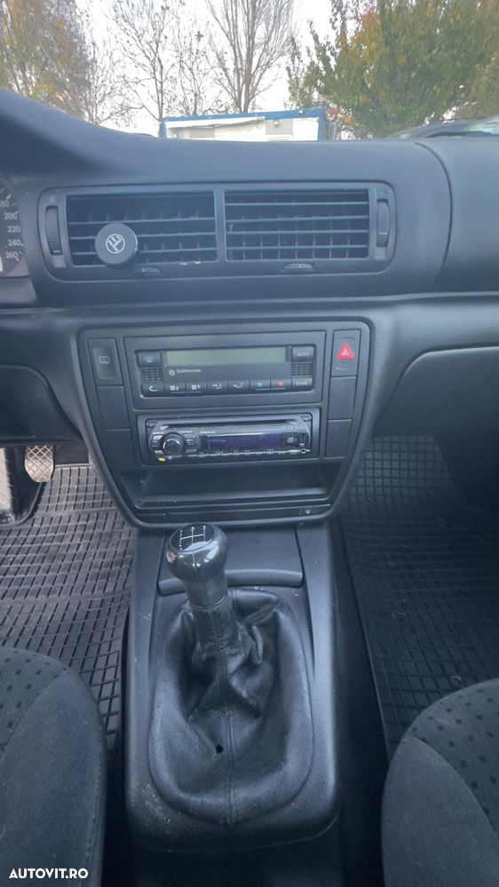 Volkswagen Passat - 25