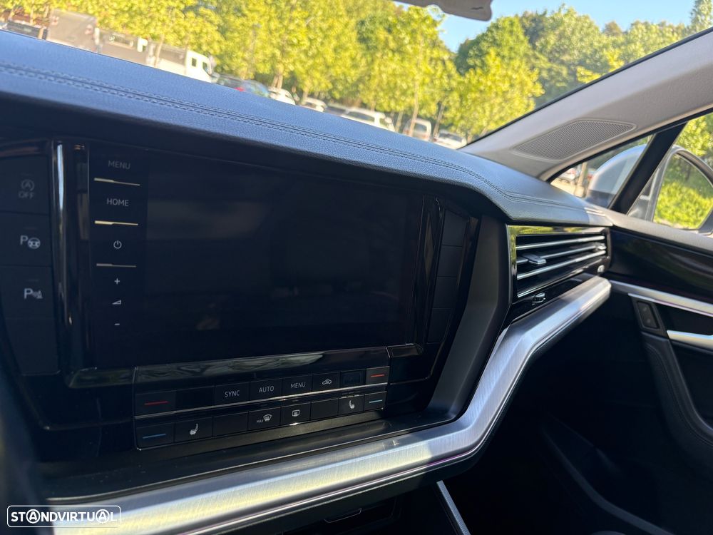 VW Touareg 3.0 TDI V6 Elegance Plus - 21