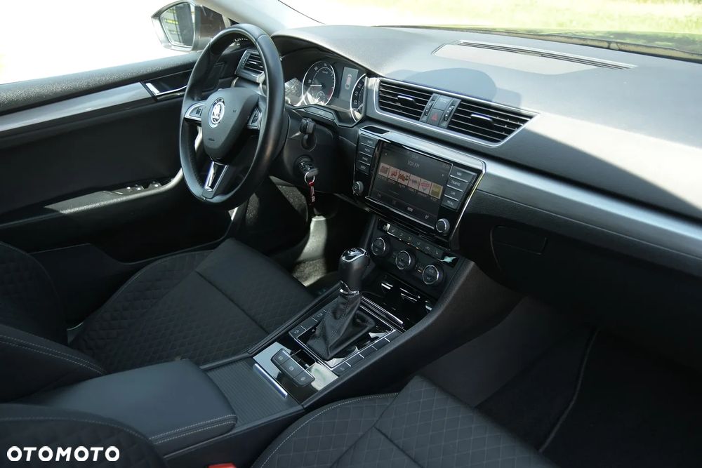 Skoda Superb 2.0 TDI DSG Ambition - 19