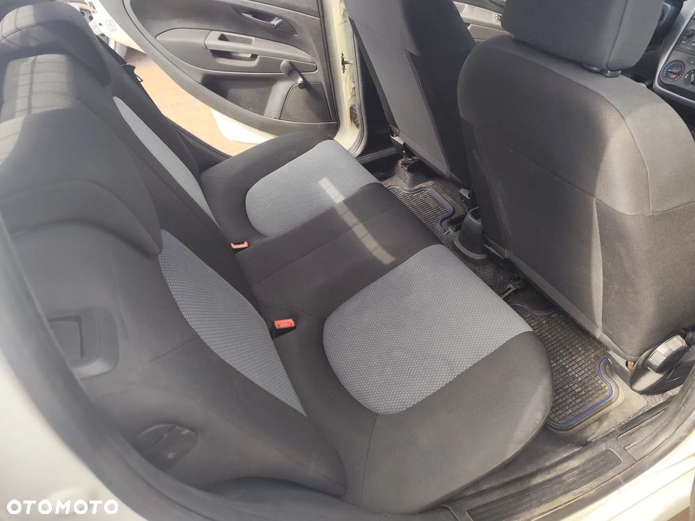 Fiat Grande Punto - 12