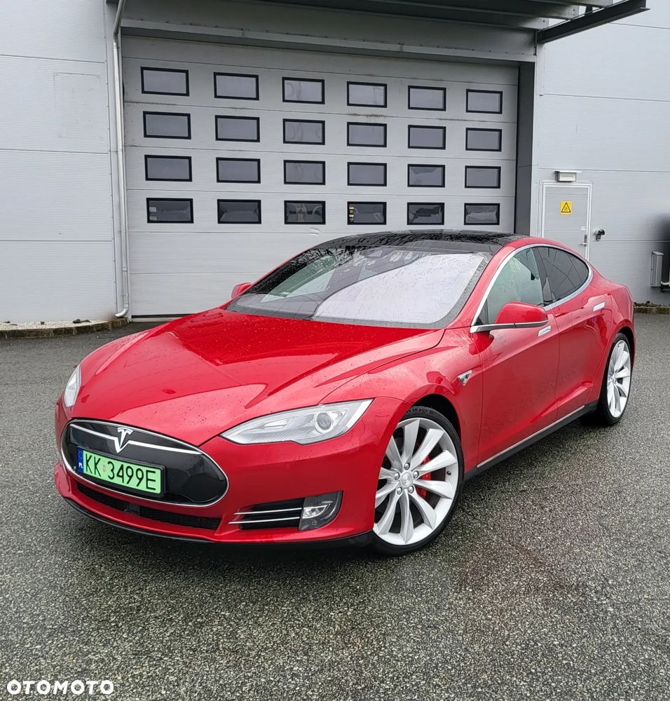 Tesla Model S D Performance - 2