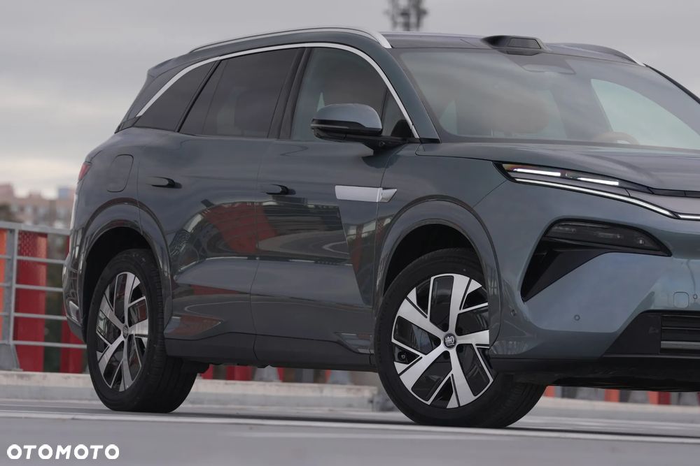 BYD Tang L - 2