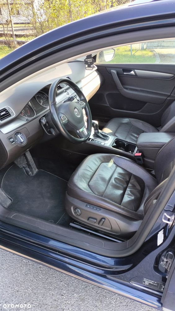 Volkswagen Passat - 19