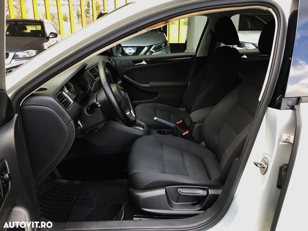 Volkswagen Jetta 1.6 TDI CR DPF DSG Highline - 9