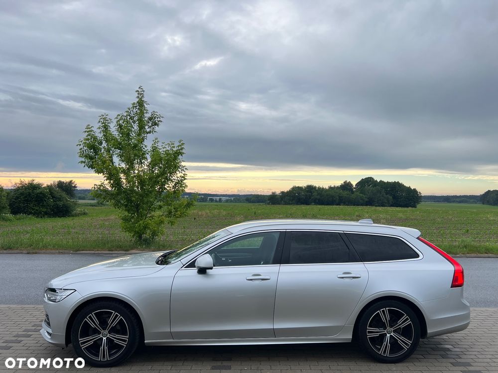 Volvo V90 D4 Momentum Pro - 3