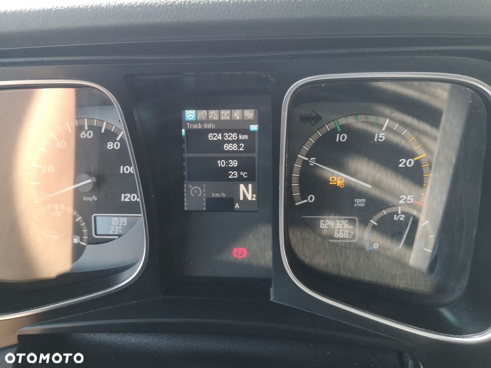 Mercedes-Benz Actros - 8