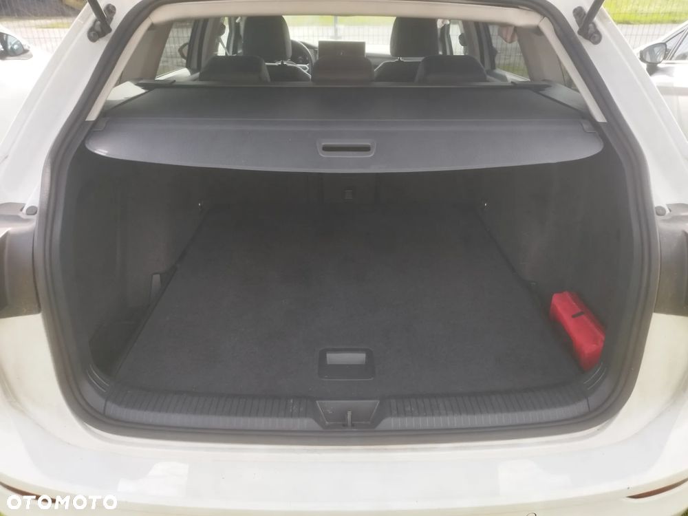 Volkswagen Golf 1.5 eTSI OPF DSG Goal - 19