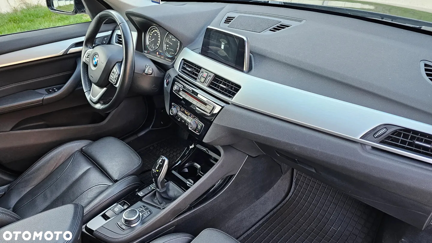 BMW X1 xDrive20i xLine sport - 16