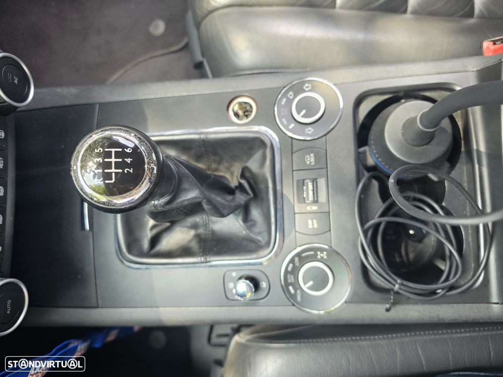 VW Touareg 3.0 TDI V6 - 40