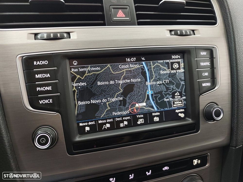 VW Golf Variant 1.6 TDi Sportline DSG - 21