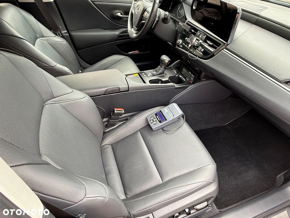 Lexus ES - 8