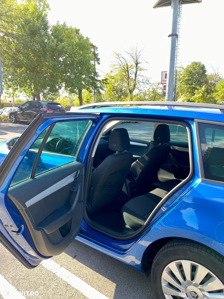 Skoda Octavia 2.0 TDI STYLE - 8