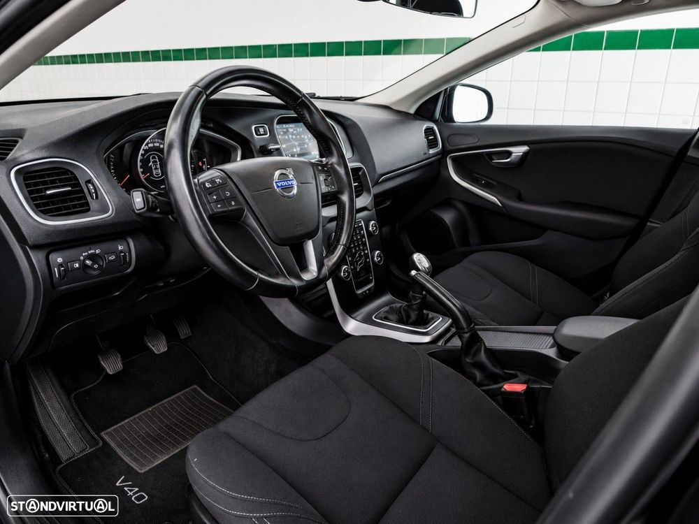 Volvo V40 1.6 D2 Momentum — fotografia 9