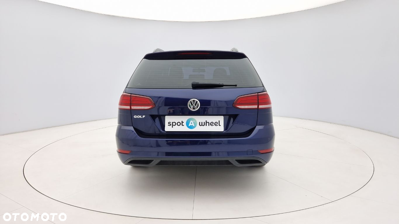 Volkswagen Golf - 5