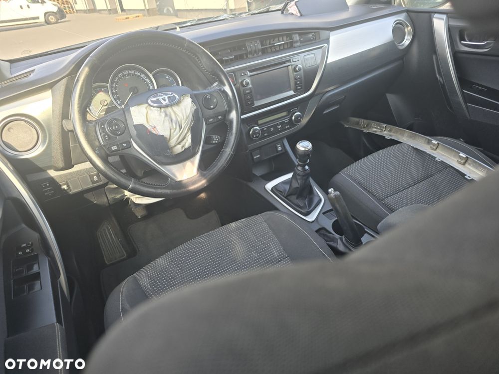 Toyota Auris - 12