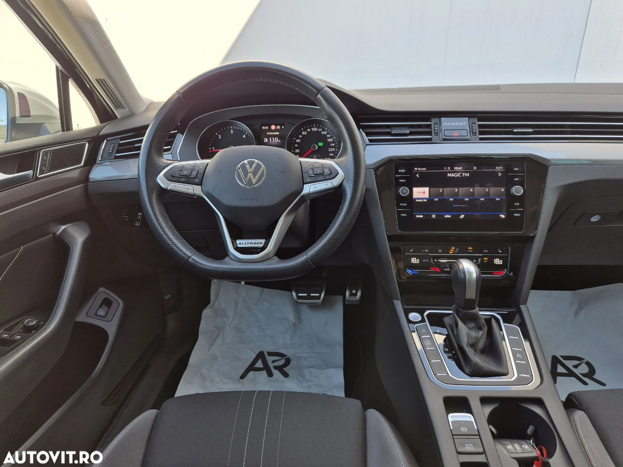Volkswagen Passat Variant 2.0 TDI SCR DSG 4Motion Alltrack - 14
