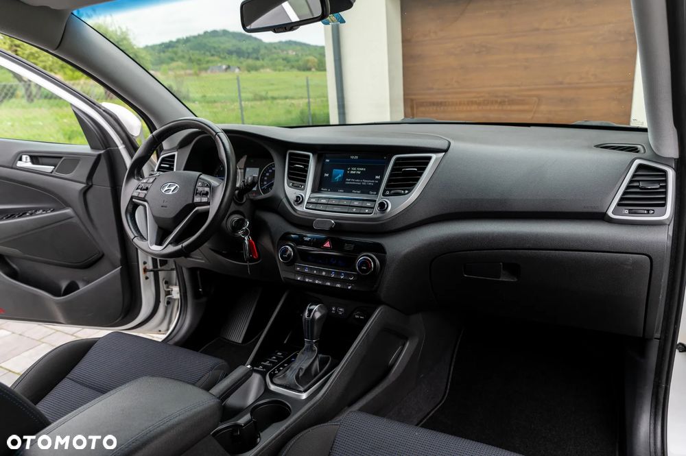 Hyundai Tucson blue 1.7 CRDi 2WD DCT Premium - 30