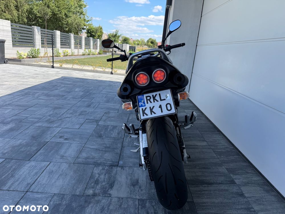Suzuki GSR - 7
